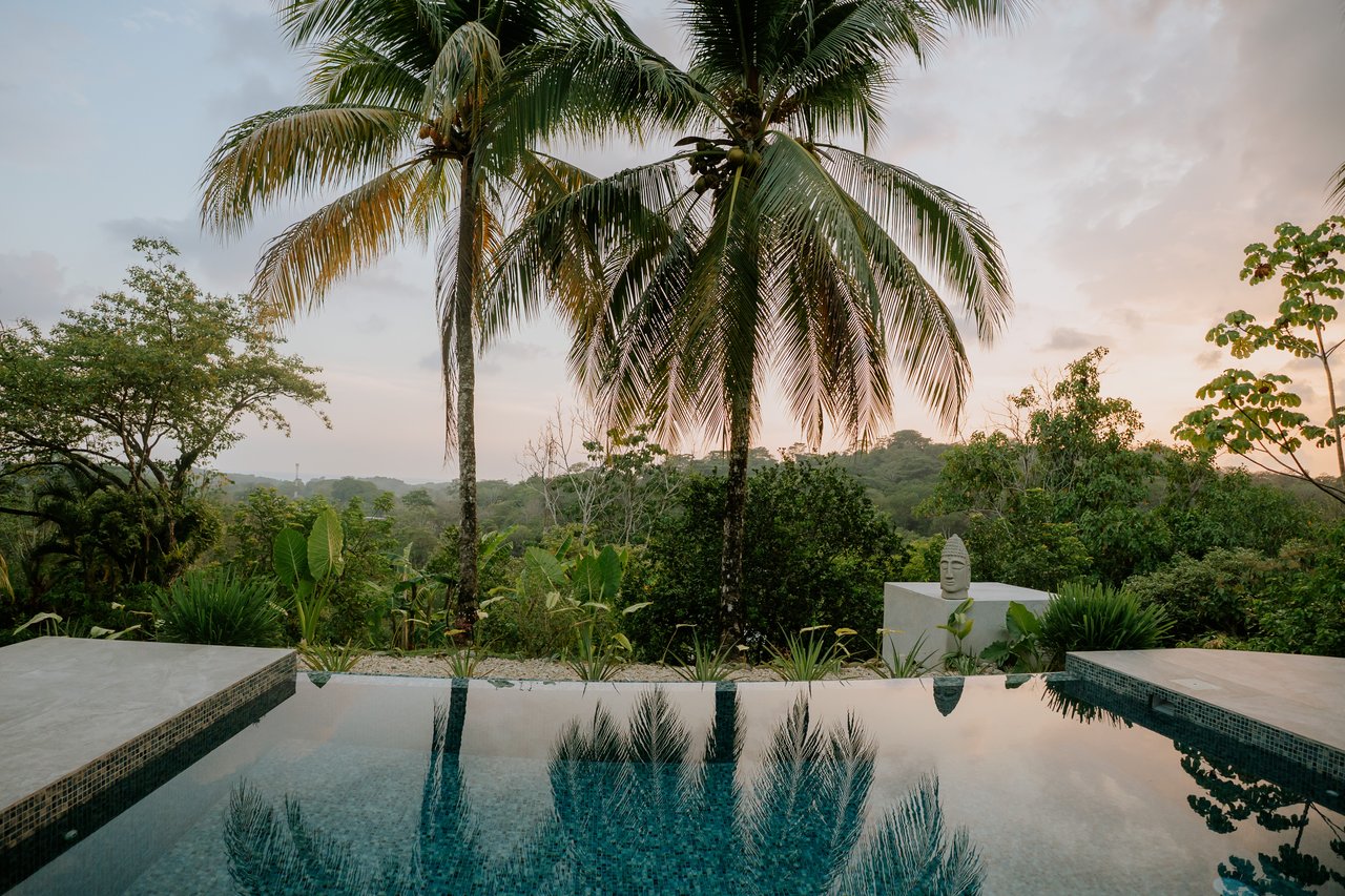 Ocean Peek Paradise Villa - 3 Bed - 1 Bath With a Pool in Hatillo