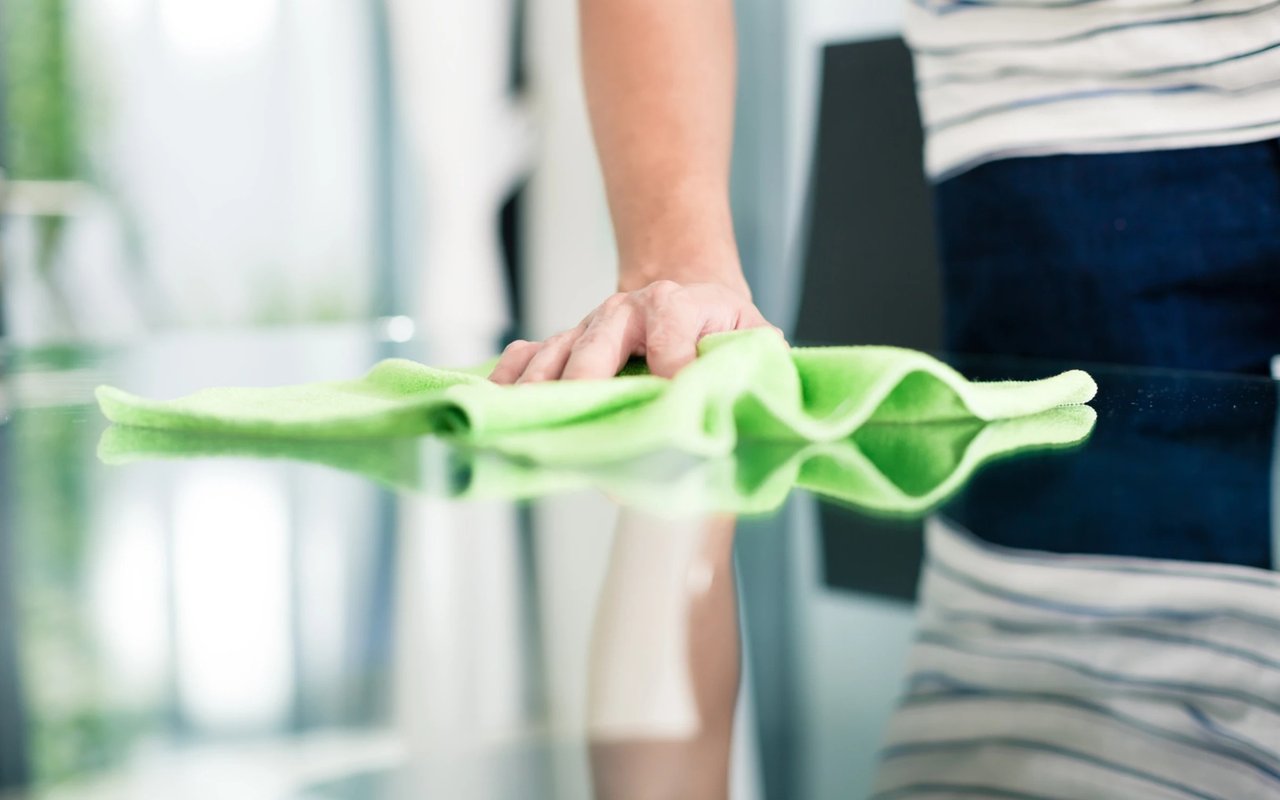 Cleaning to the Middle - An Easy Way to Straighten Your Home