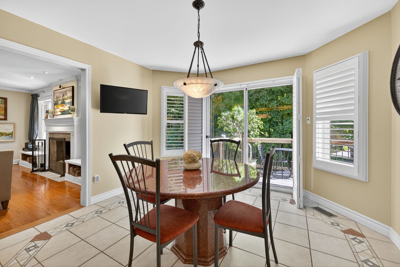 6 Falling Leaf Crt, Aurora