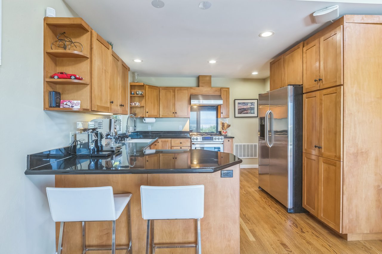777 Bayview Way