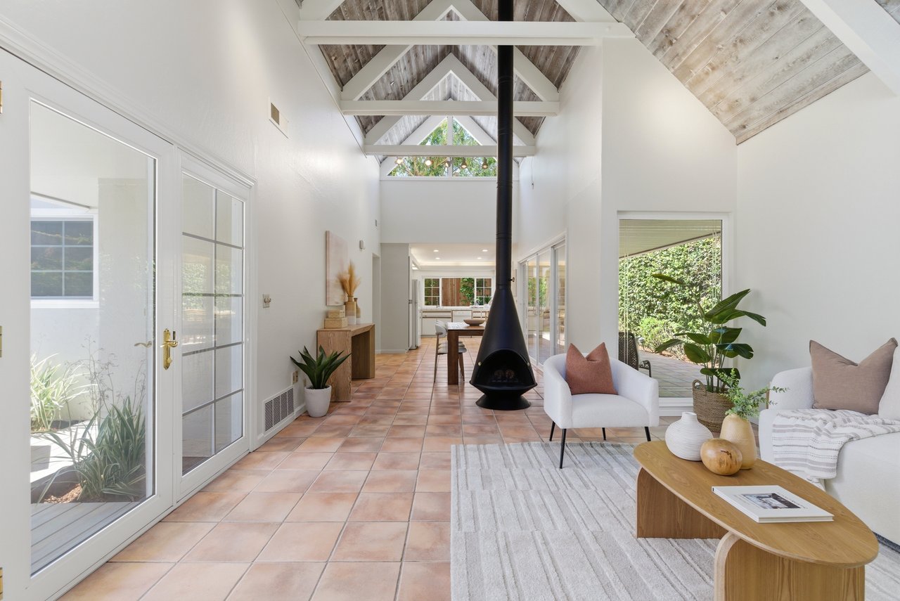 1038 East Evelyn Avenue