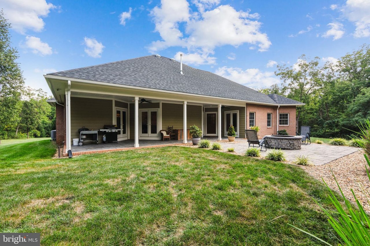 180 River House Ln