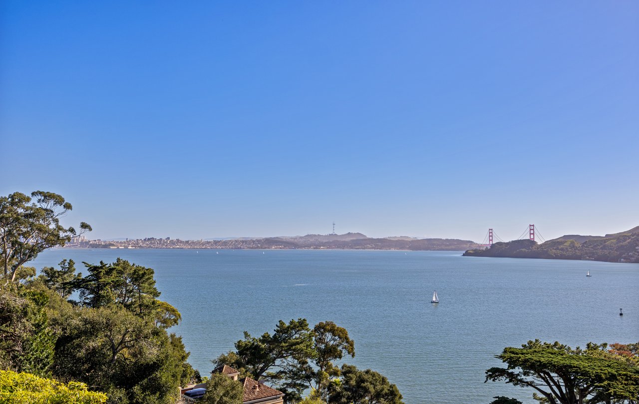 Stunning View Residence
