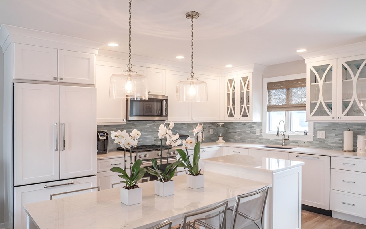 Trends in Luxury Coastal Properties: What Buyers Need to Know