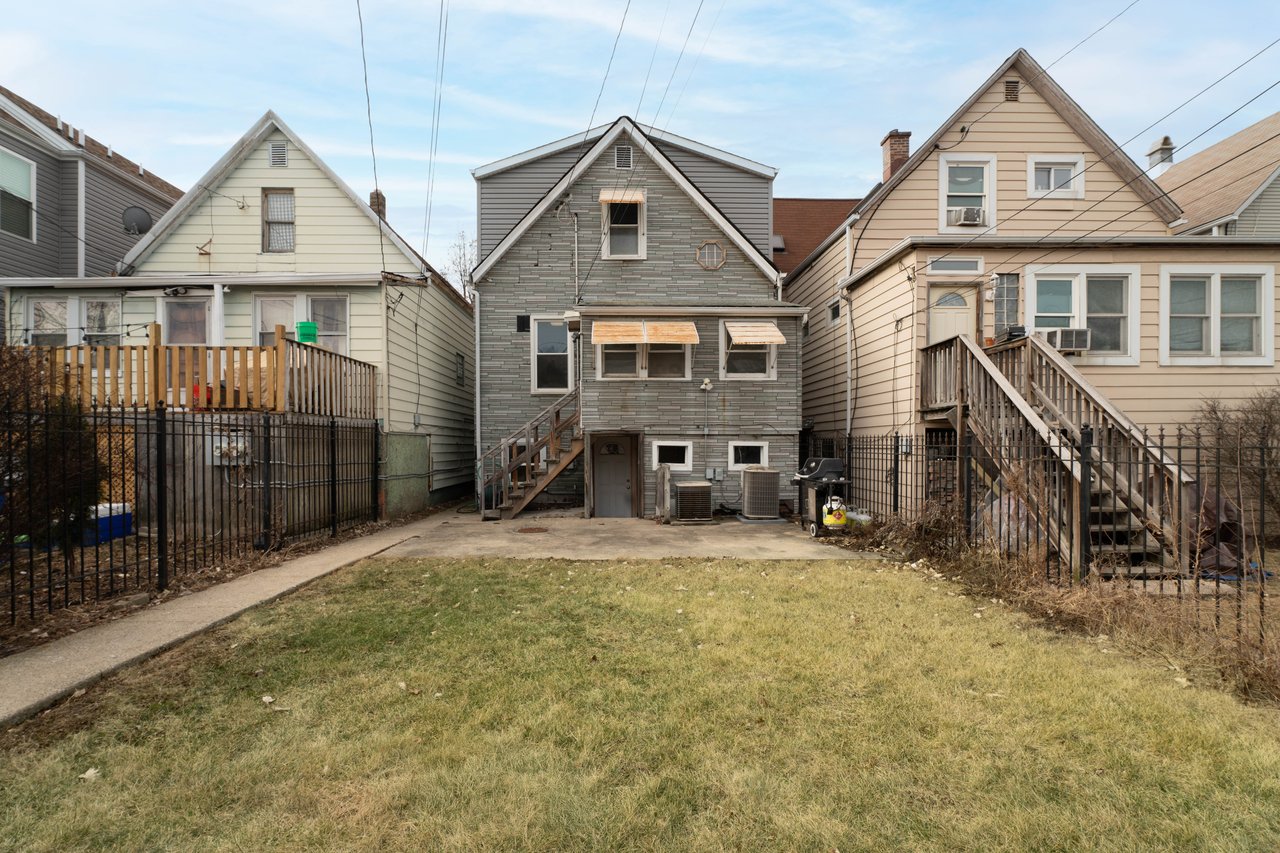 3823 N Albany Ave, CHICAGO, IL 60618