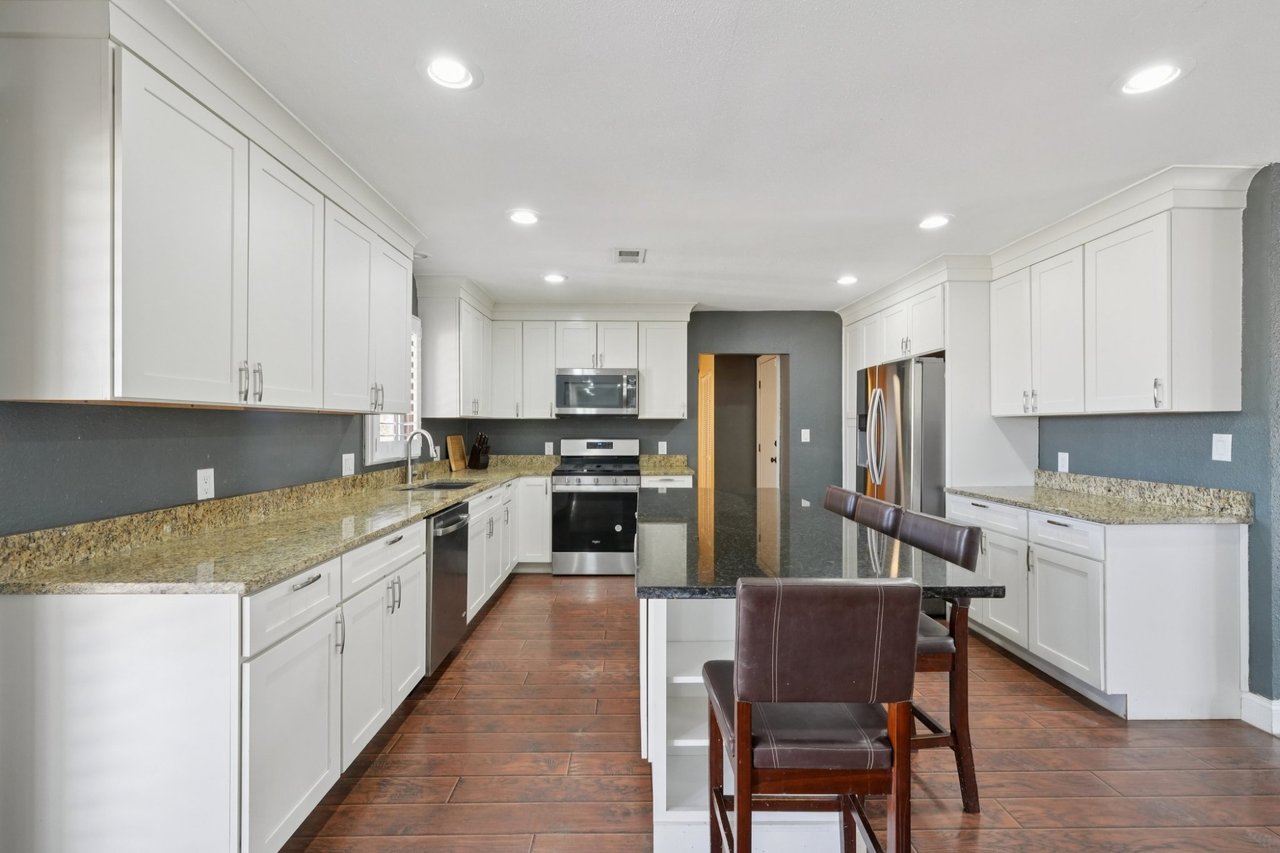 1003 W Camino Al Cielo Dr