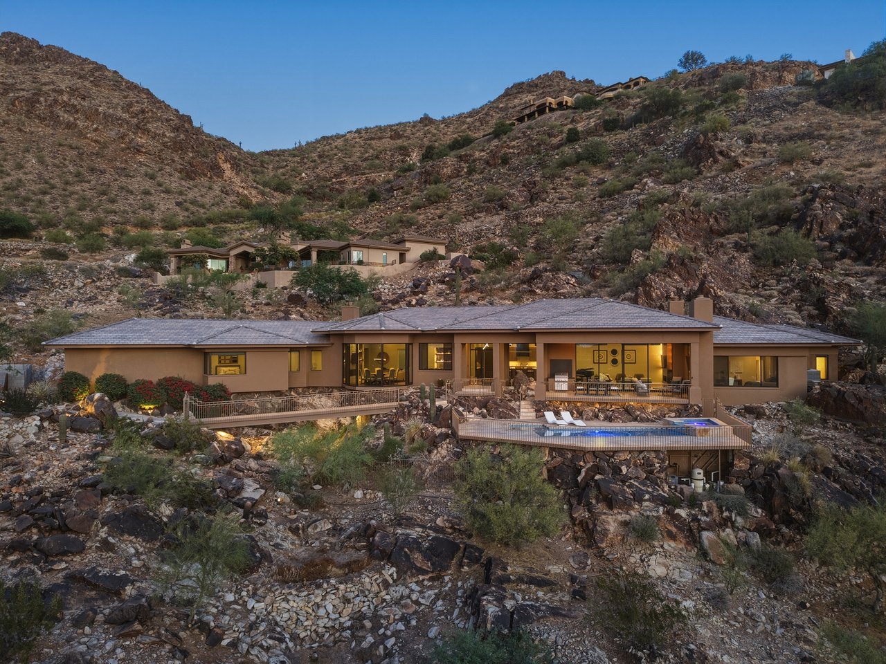 5411 E ROADRUNNER Road