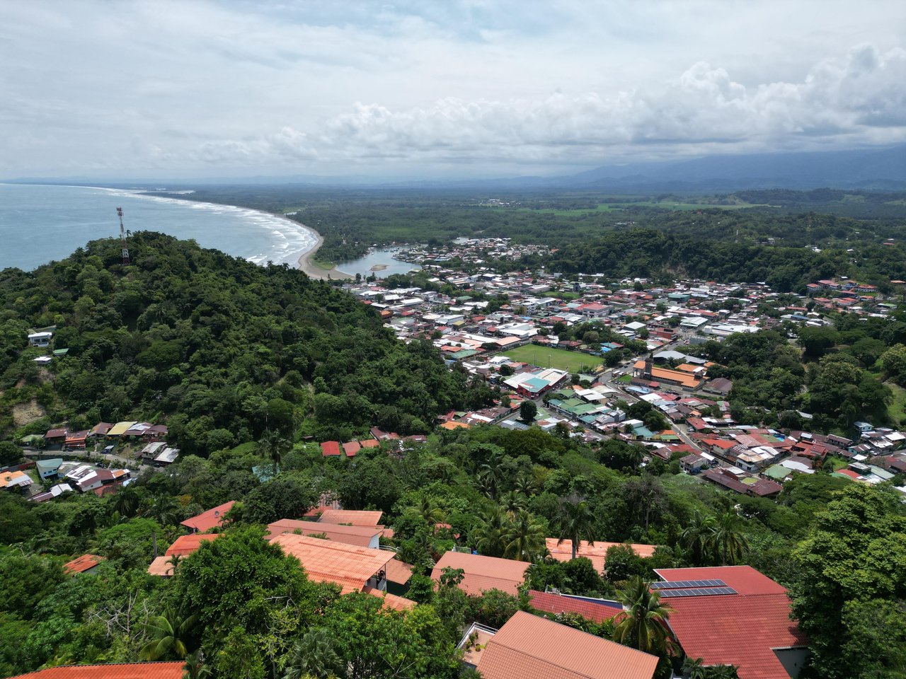 Modern Elegance Meets Incomparable Views, 3BDR&3Baths Home
