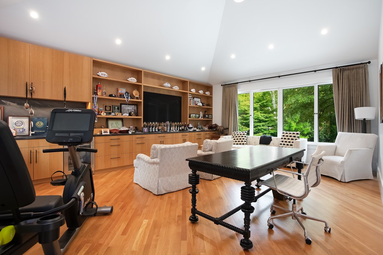 330 Tenney Cir