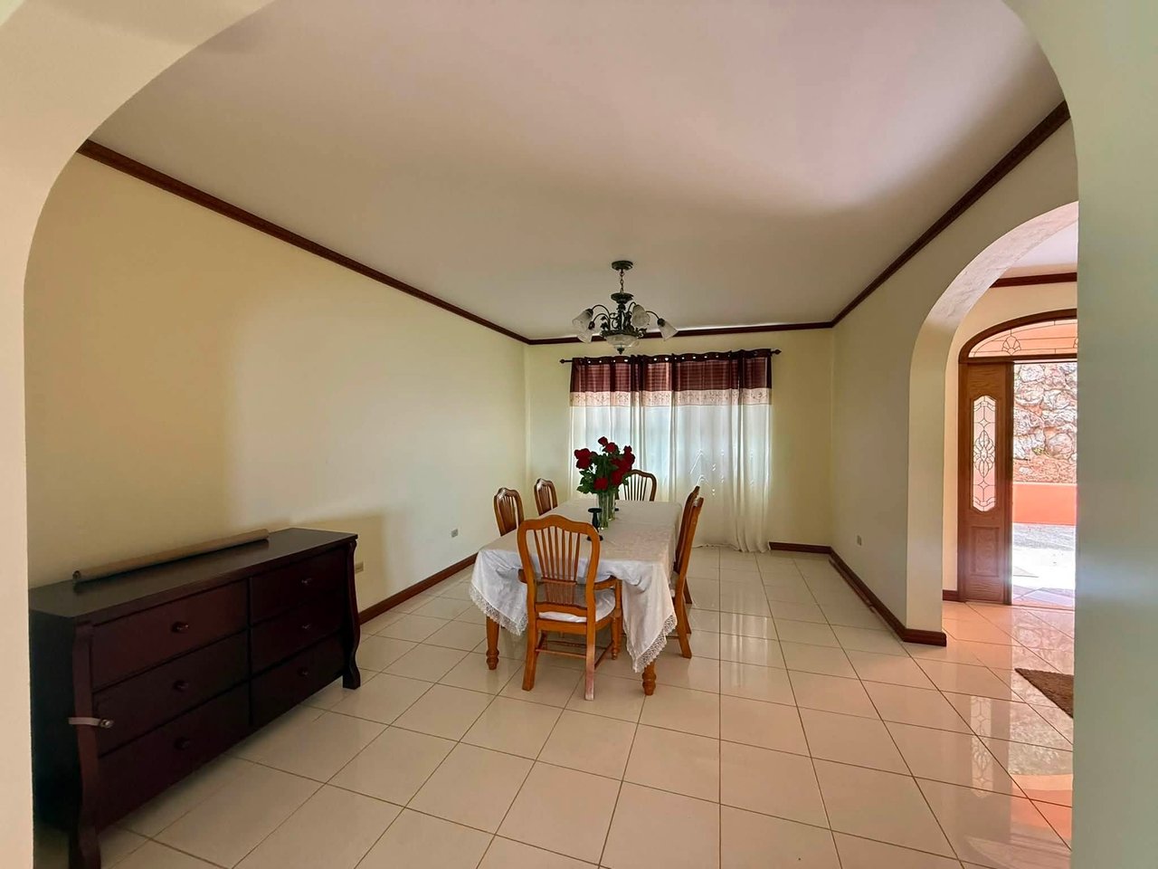 1152 Mount Healthy 3 Bedroom Apartment