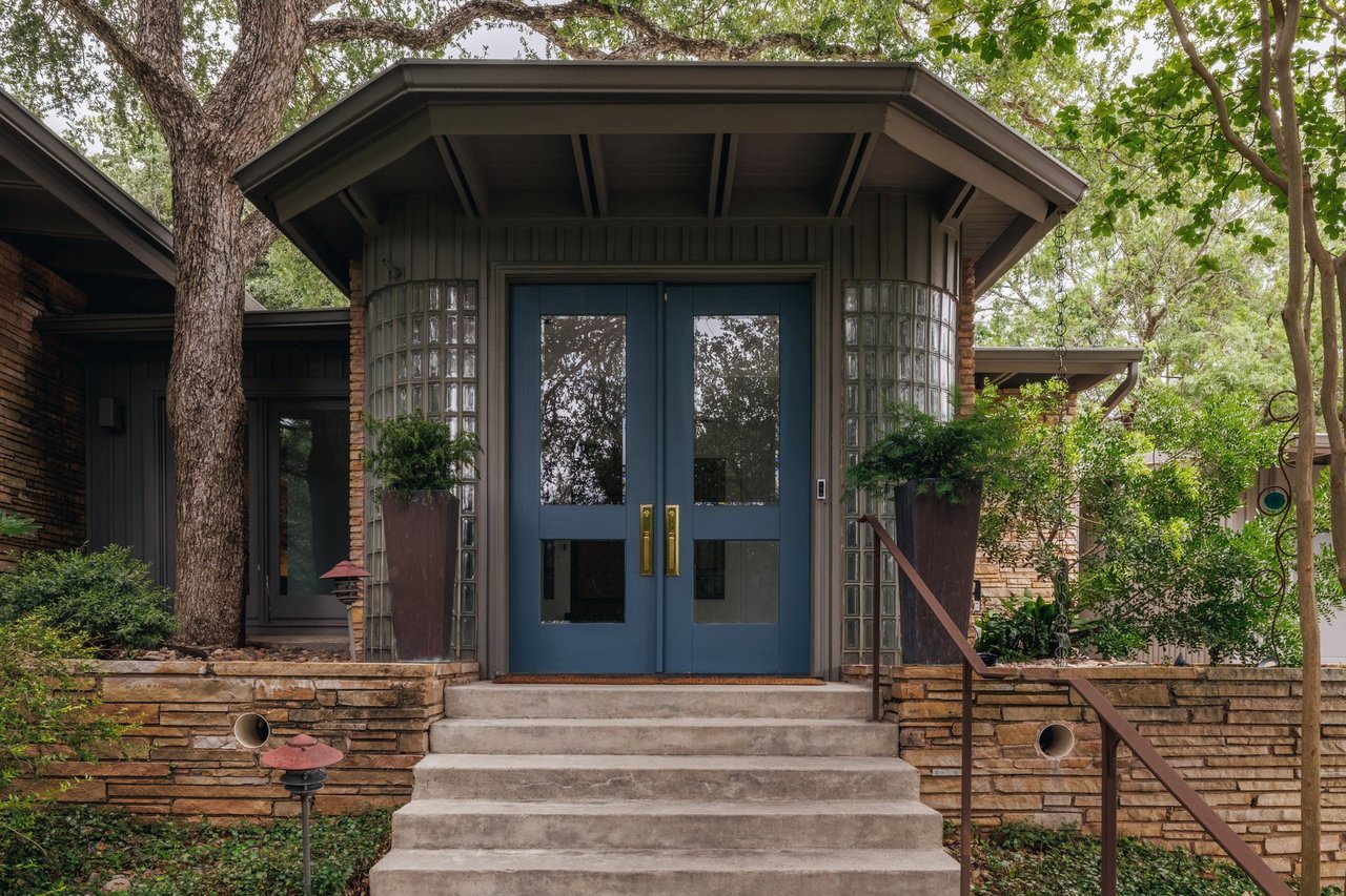 3304 Cherry Tree Circle
