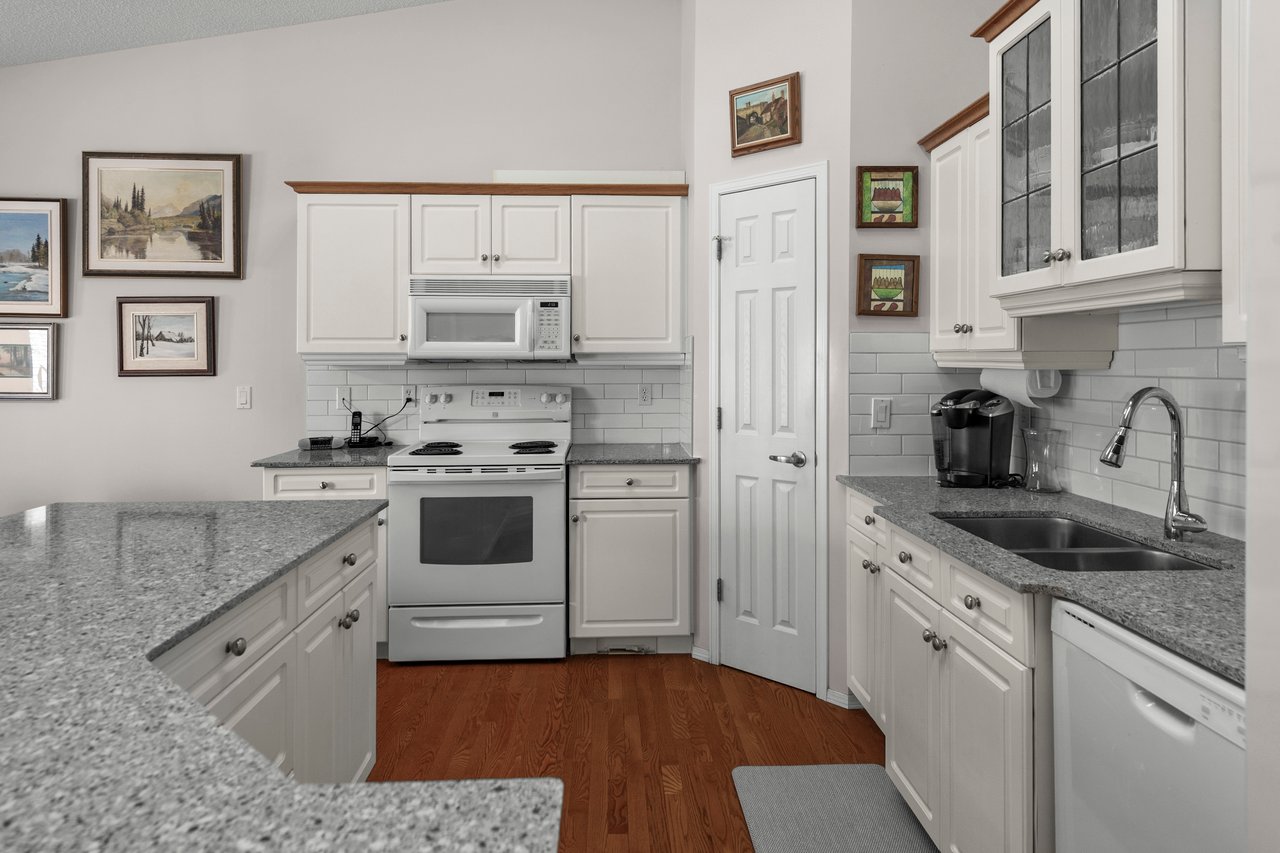 180 Valley Ridge Heights NW