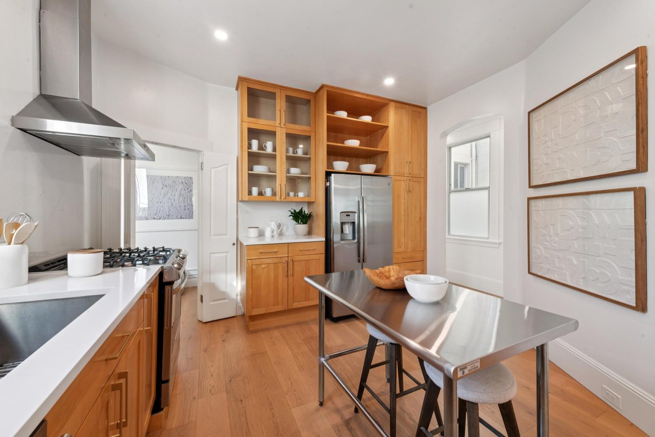 1845 Leavenworth #202