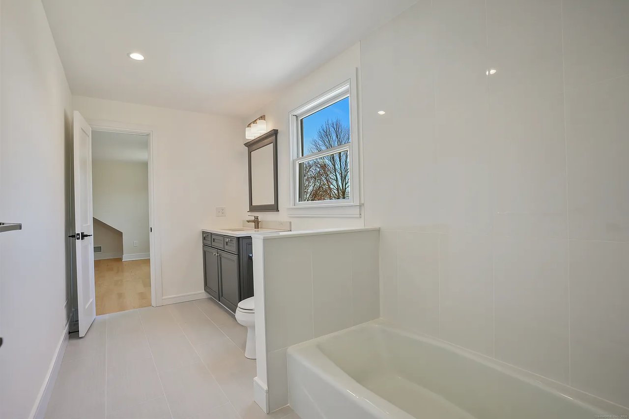160 Old Hawleyville Rd