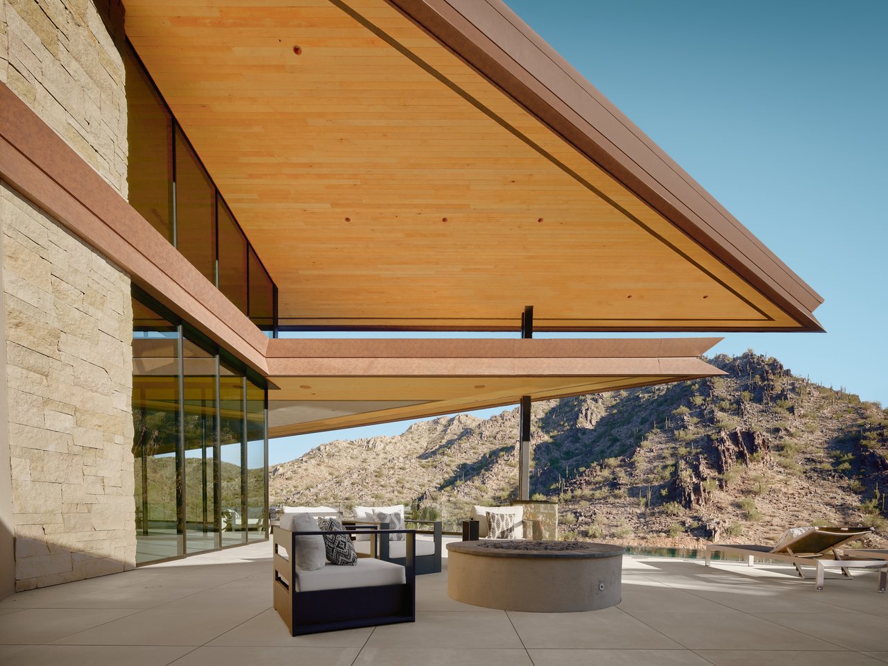 Luxury modern home in Paradise Valley, AZ
