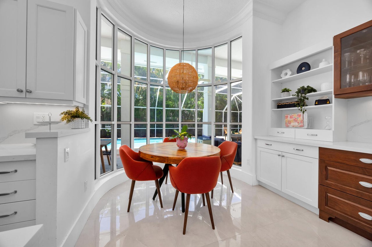 Palmetto Bay Perfection: Spacious, Serene, Stunning