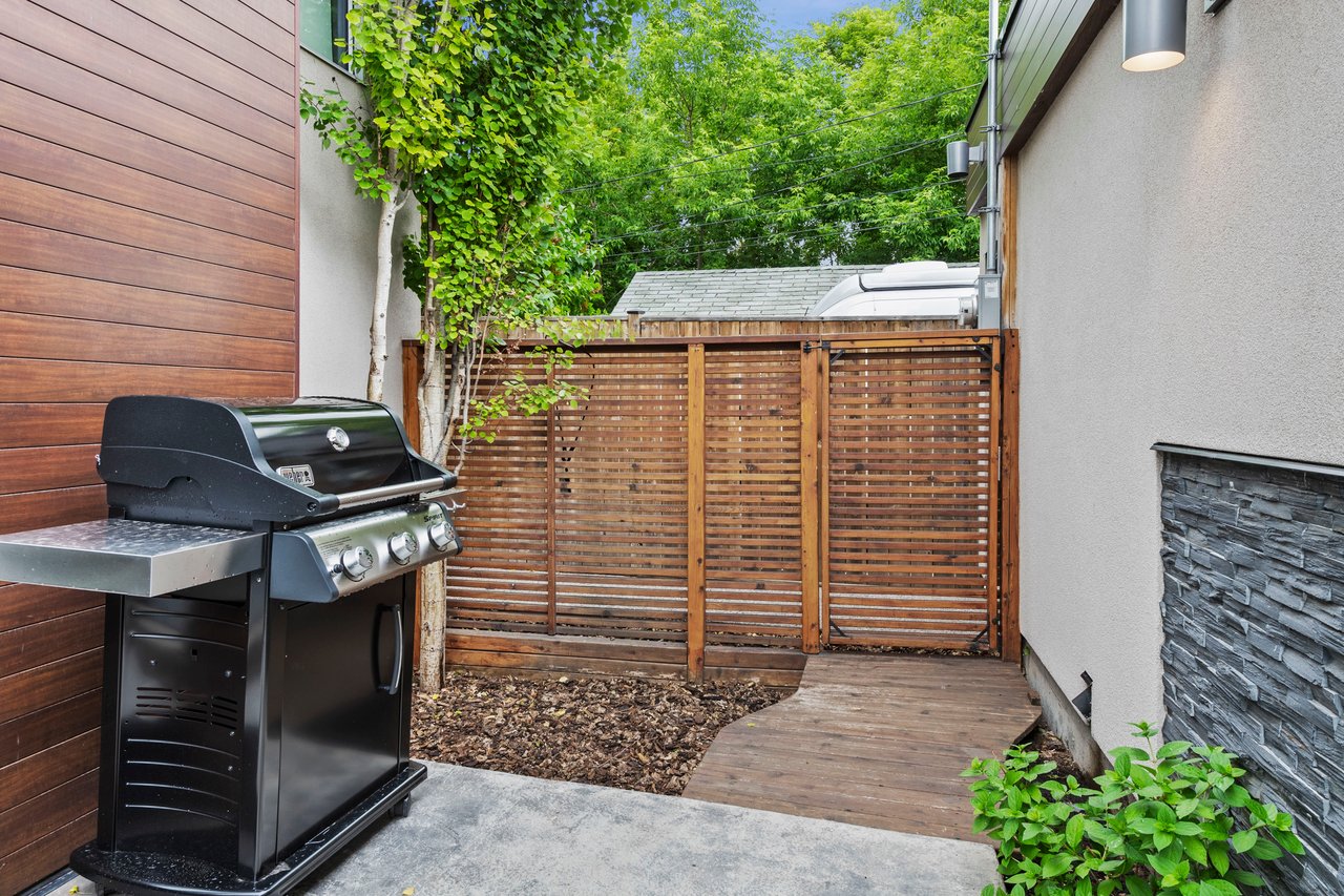 408 13 Street NW Unit: 3