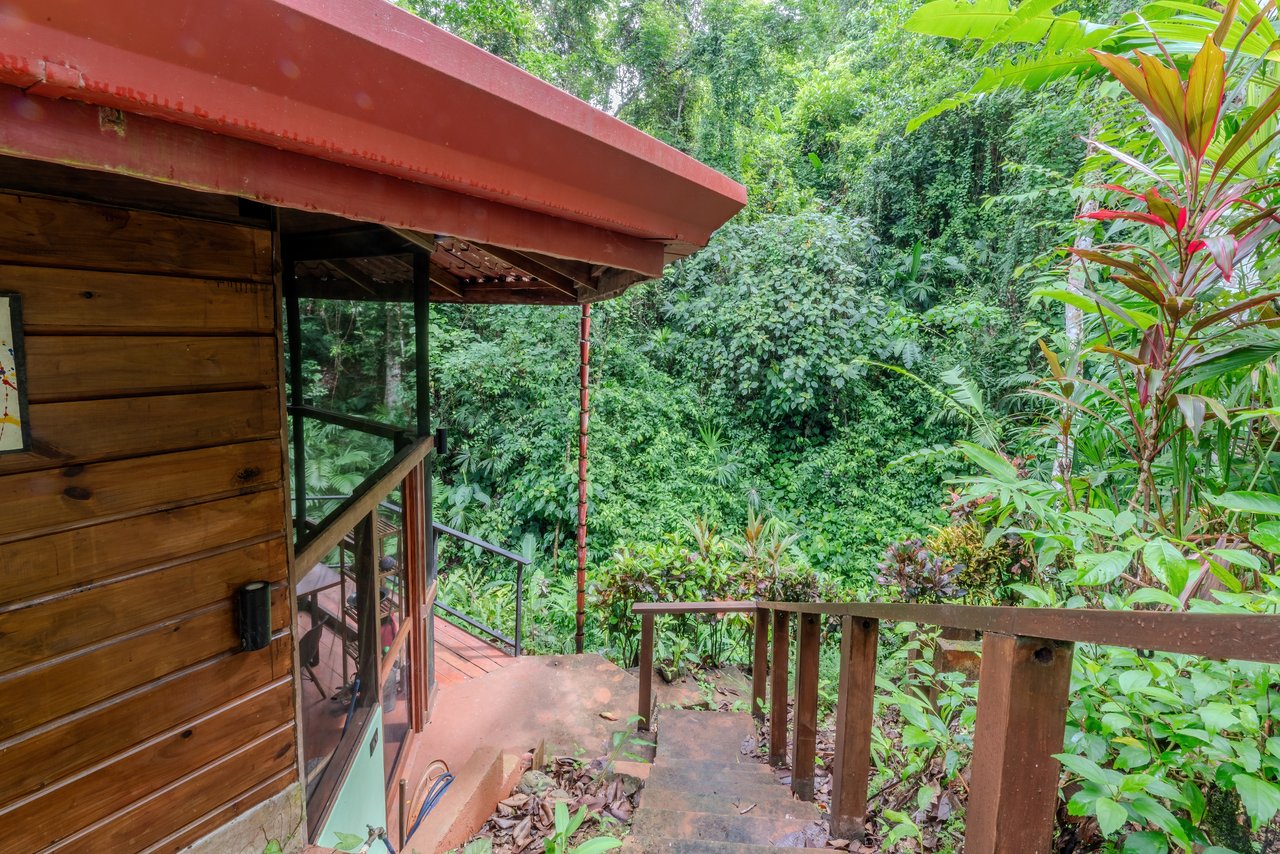 Waterfall Retreat with Casita & Build-Ready Lot in Cascada Azul, Baru