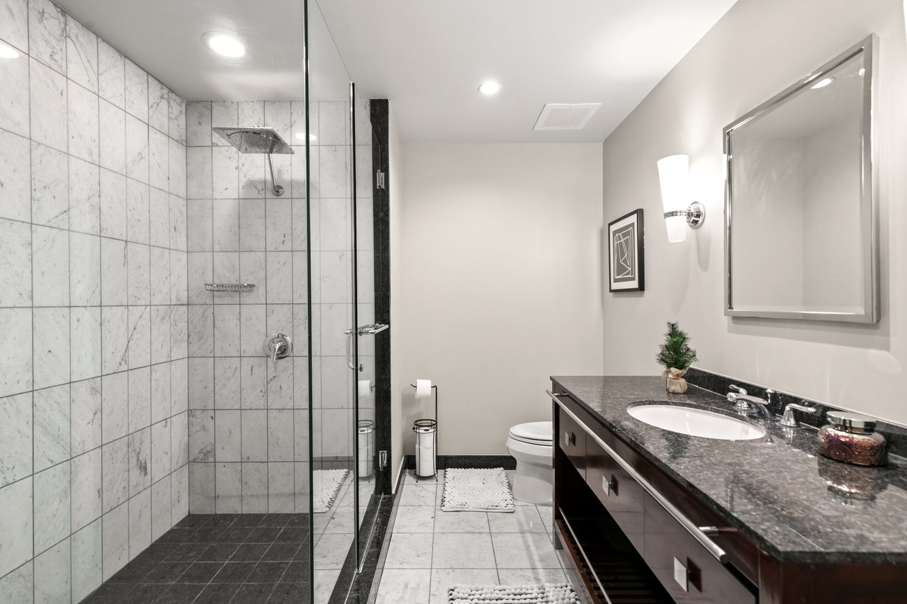 2700 Las Vegas Boulevard 2303
