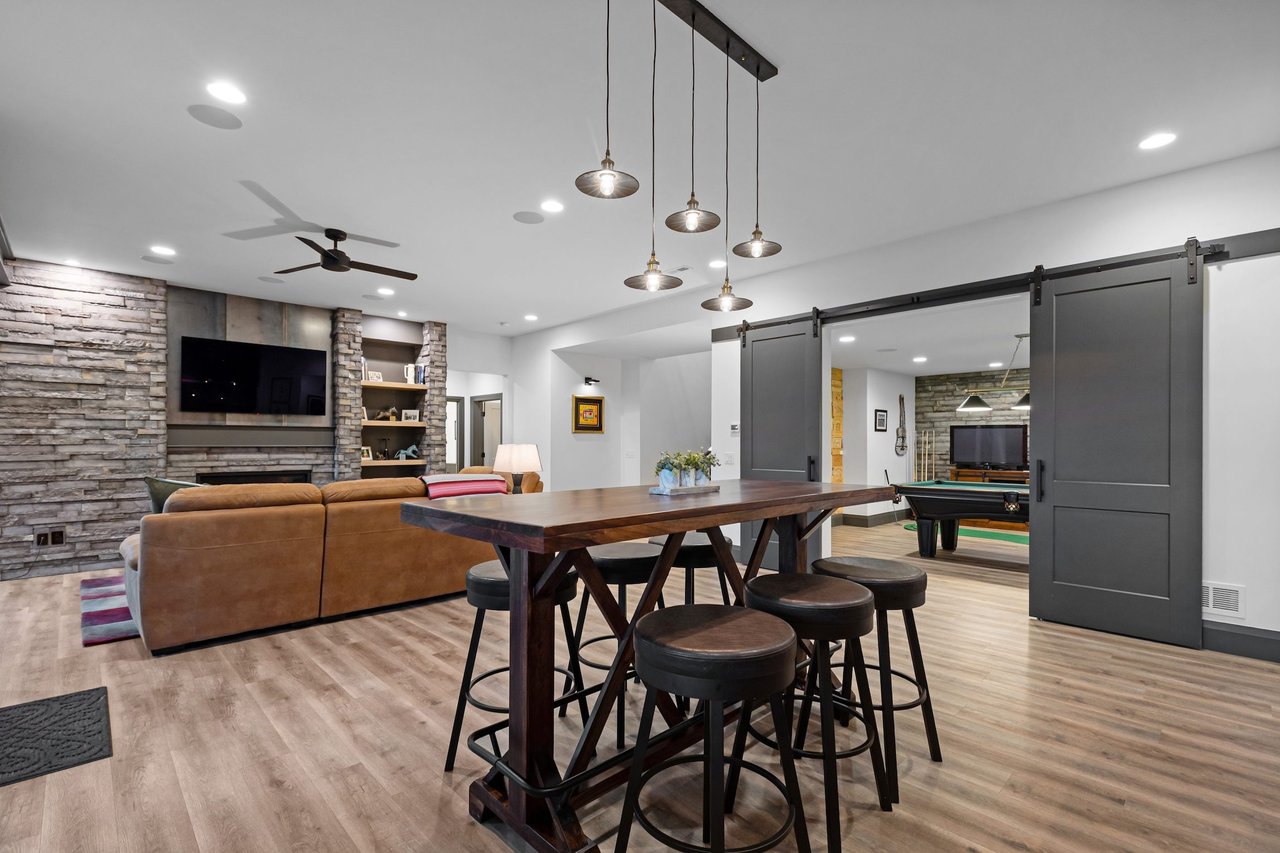 10689 Shadow Pines Road