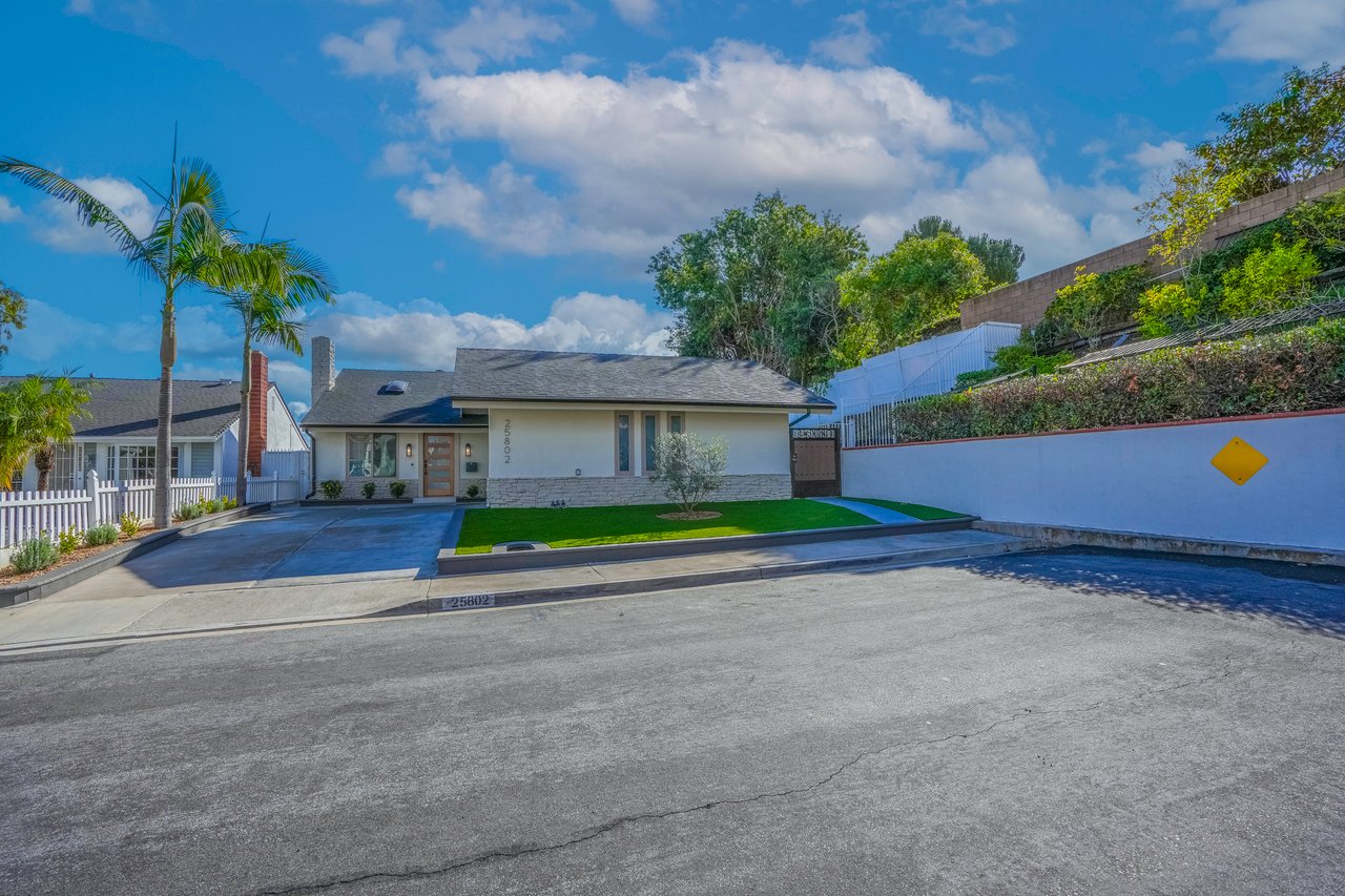 25802 Sycamore Ln, Laguna Hills, CA 92653