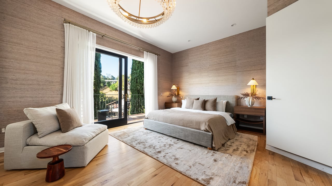 2591 Leicester Dr, Hollywood Hills