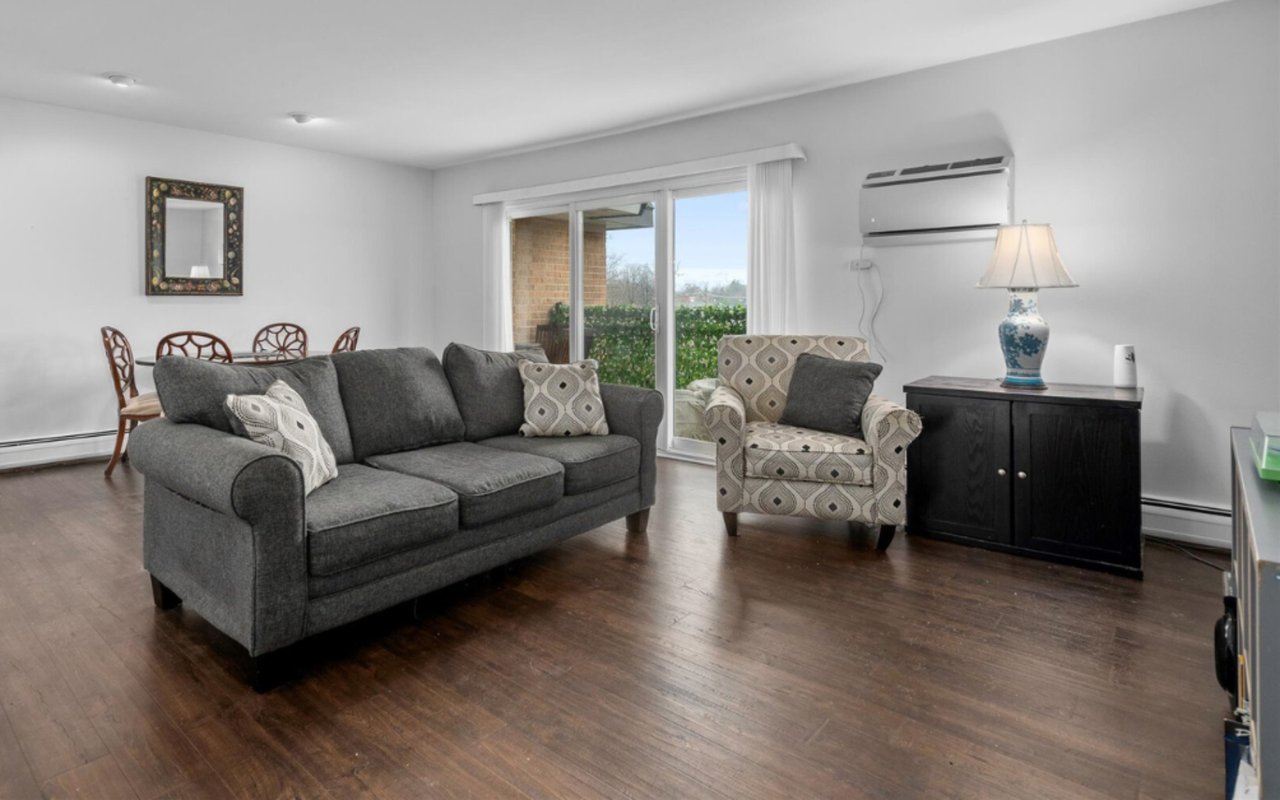 Stunning Condo in Downers Grove Just Listed By Shanon Tully!