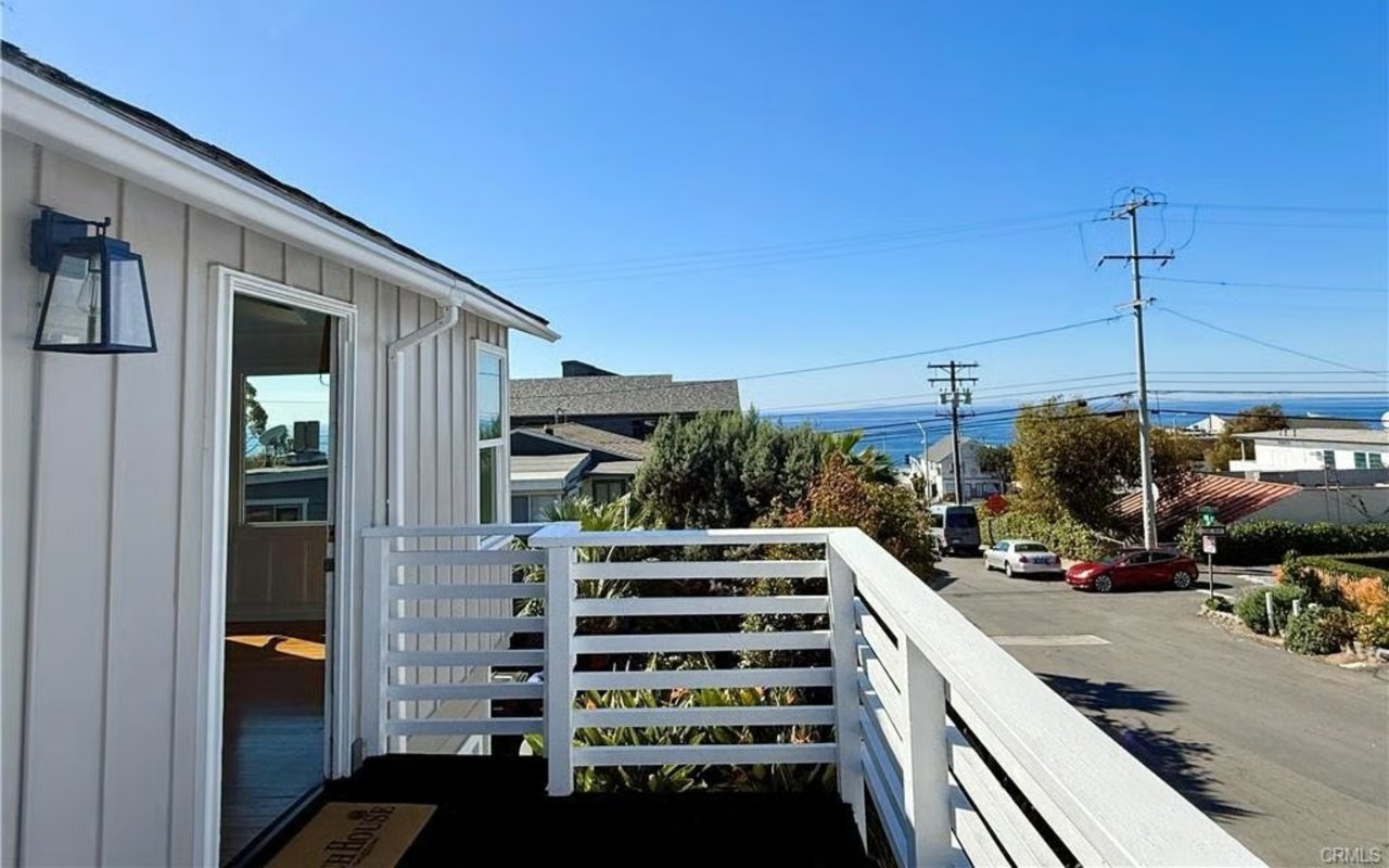For Sale 31692 3rd Ave, Laguna Beach $1,650,000