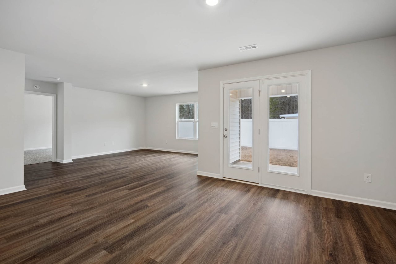 Adorable 4 Bedroom Bungalow in Owens Crossroads!!