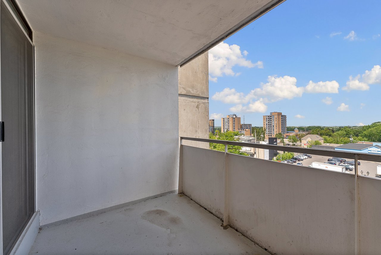 10330 Yonge Street W 707