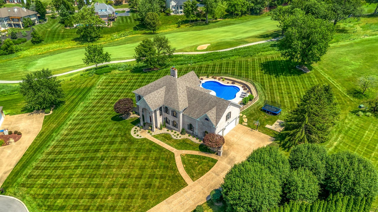 32 Rathfarnum Lane