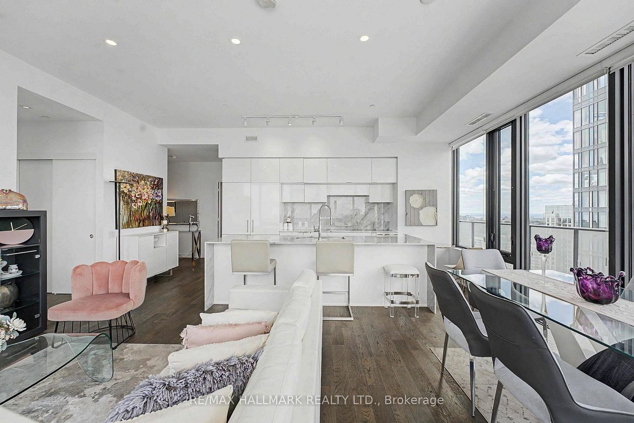 PRESTIGE LIVING AT YONGE & EGLINTON