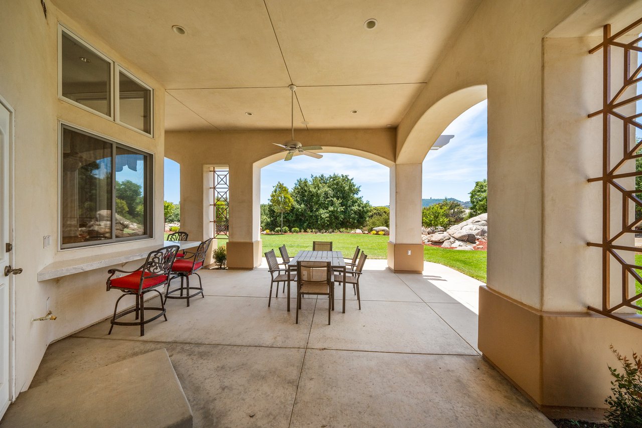 41555 Avenida Conchita