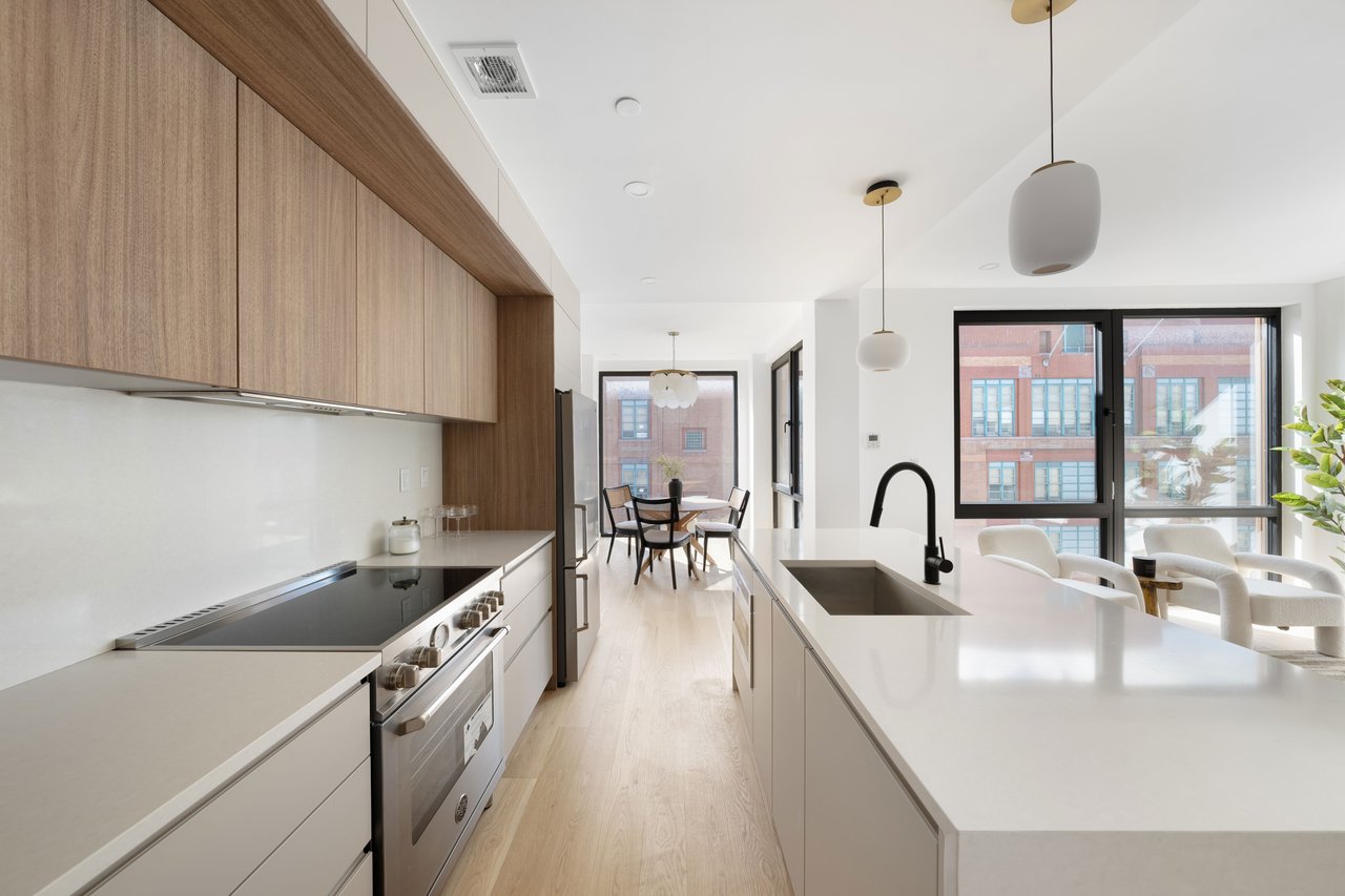 14-35 Broadway, Unit PH