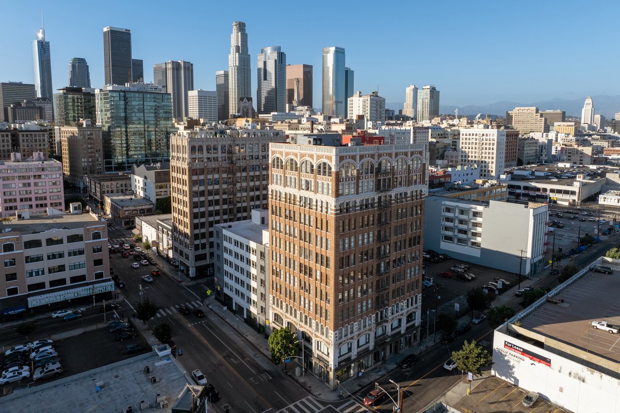 315 E 8th St Unit: 1004