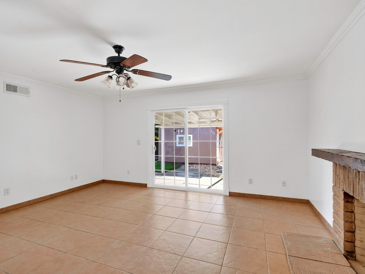 844 Cedarwood Ln