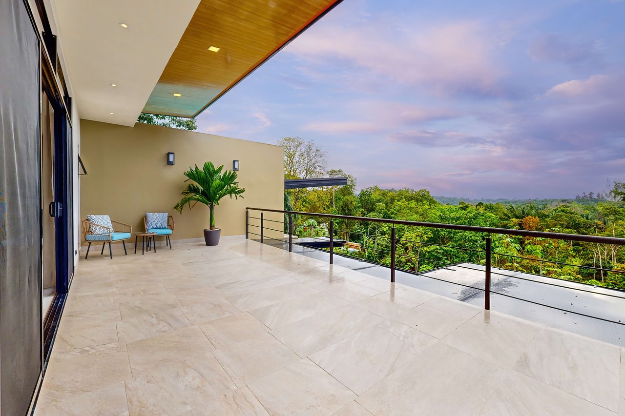 Casa Palma, Brand New Luxury 3 bedroom, 4 bathroom home with Amazing Sunset View in Quepos