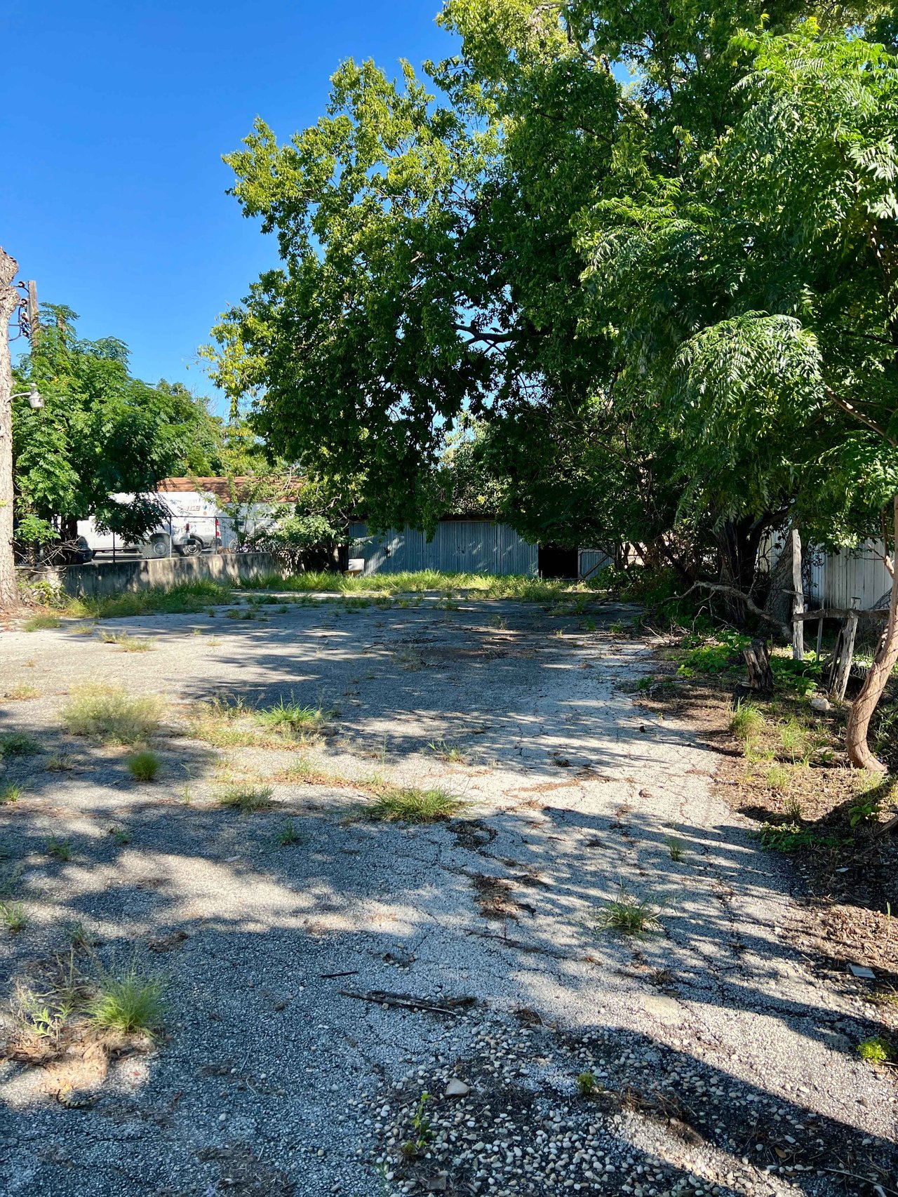 Sidney Baker & Jefferson- PRIME CORNER LOT in Kerrville 