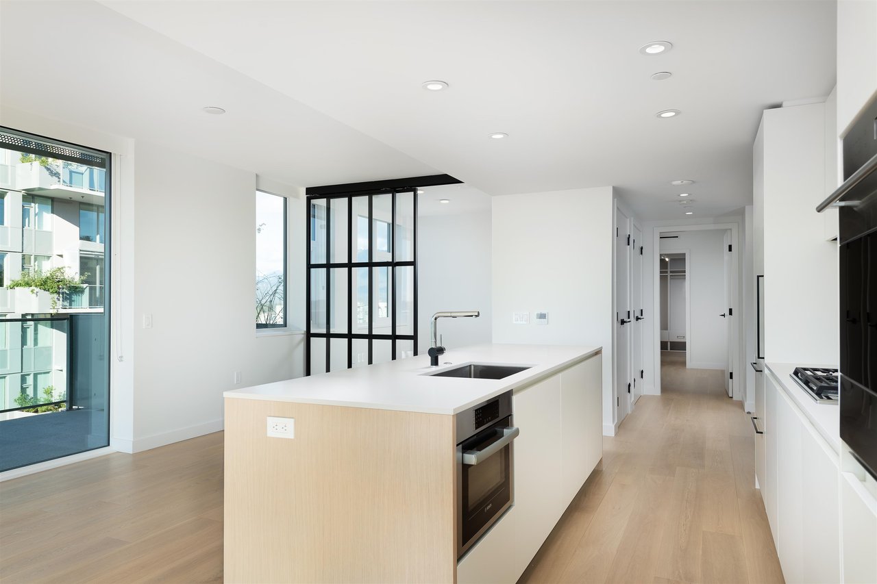 1504E-1365 Davie St