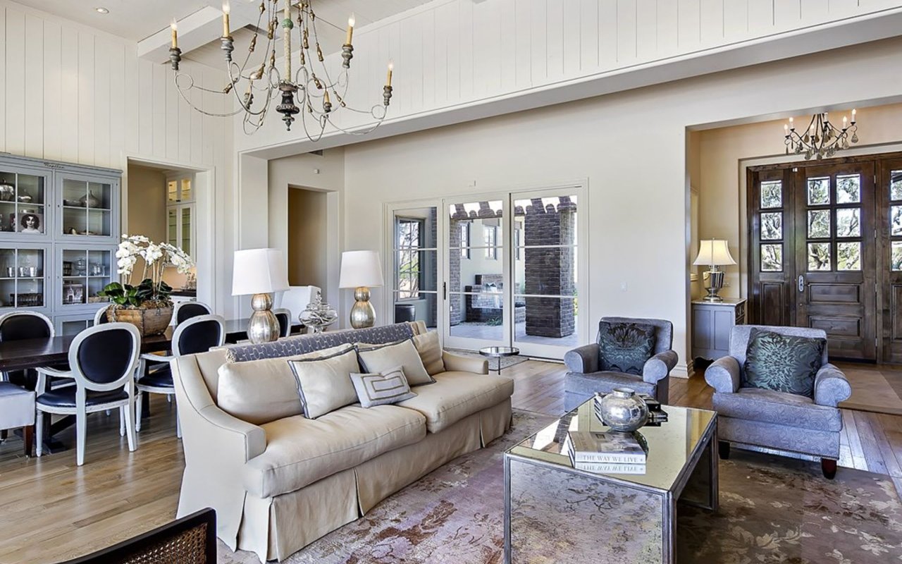 10 Staging Tips to Help You Sell Your Home Quickly and Maximize Your Home's Value