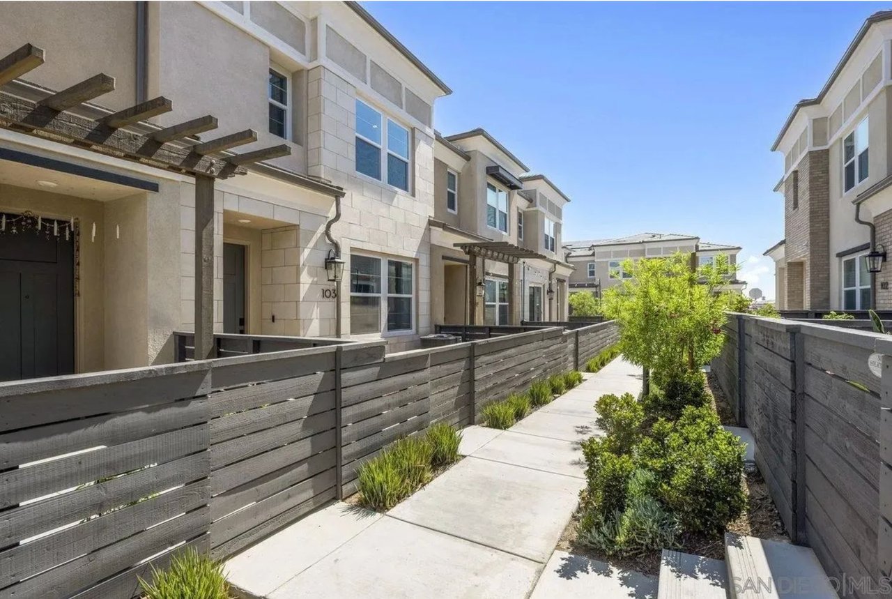 1209 Sunrise View, Unit 105