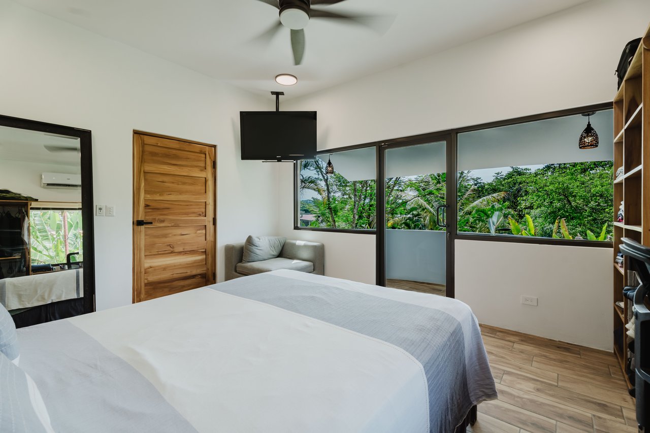 Casa Iguana - Fully Renovated Home Minutes from Marina Pez Vela 