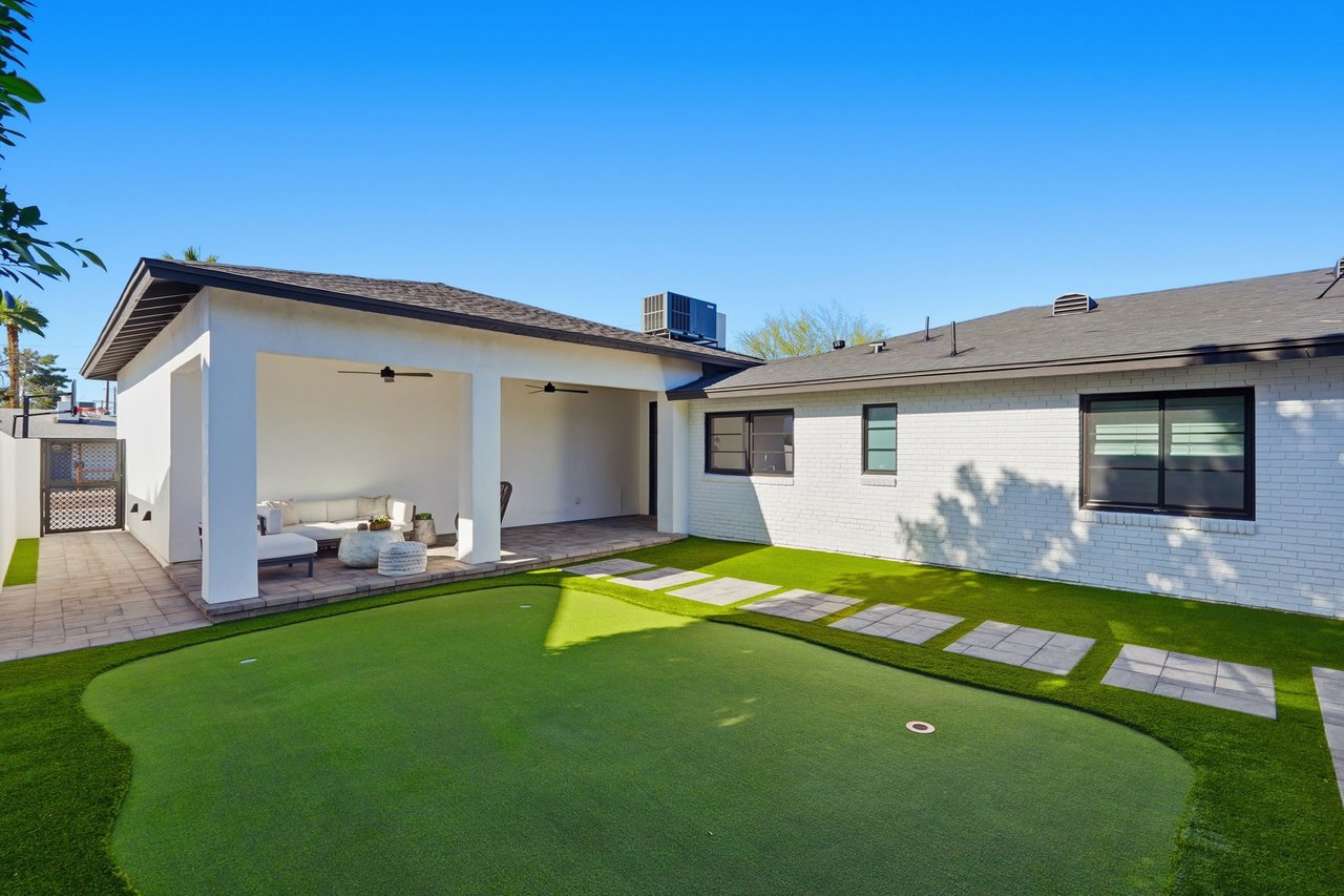 3901 E WELDON Avenue