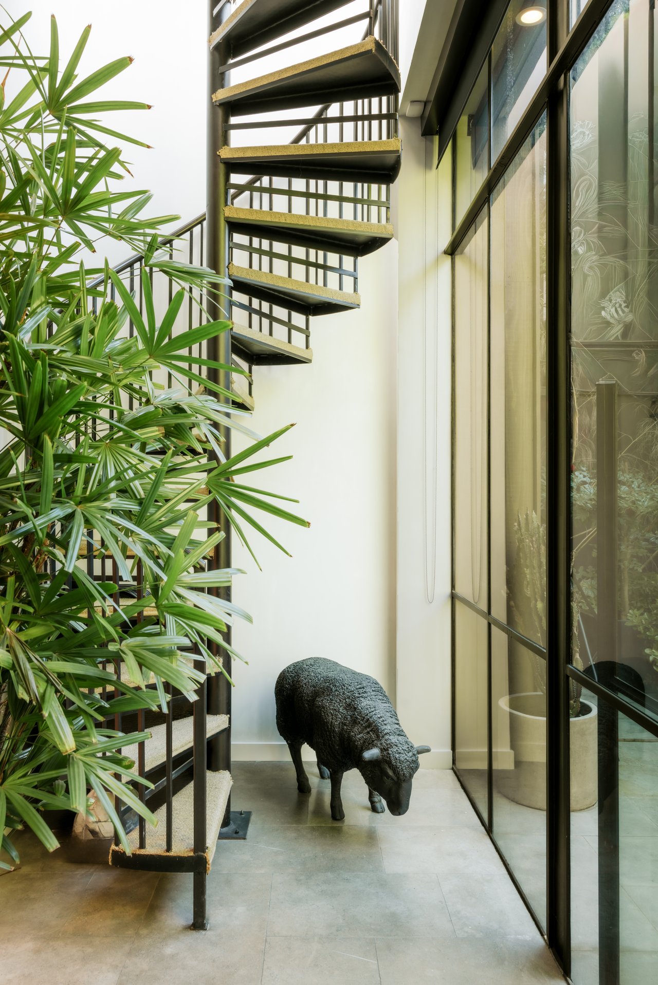 657 Milwood Ave, Venice 