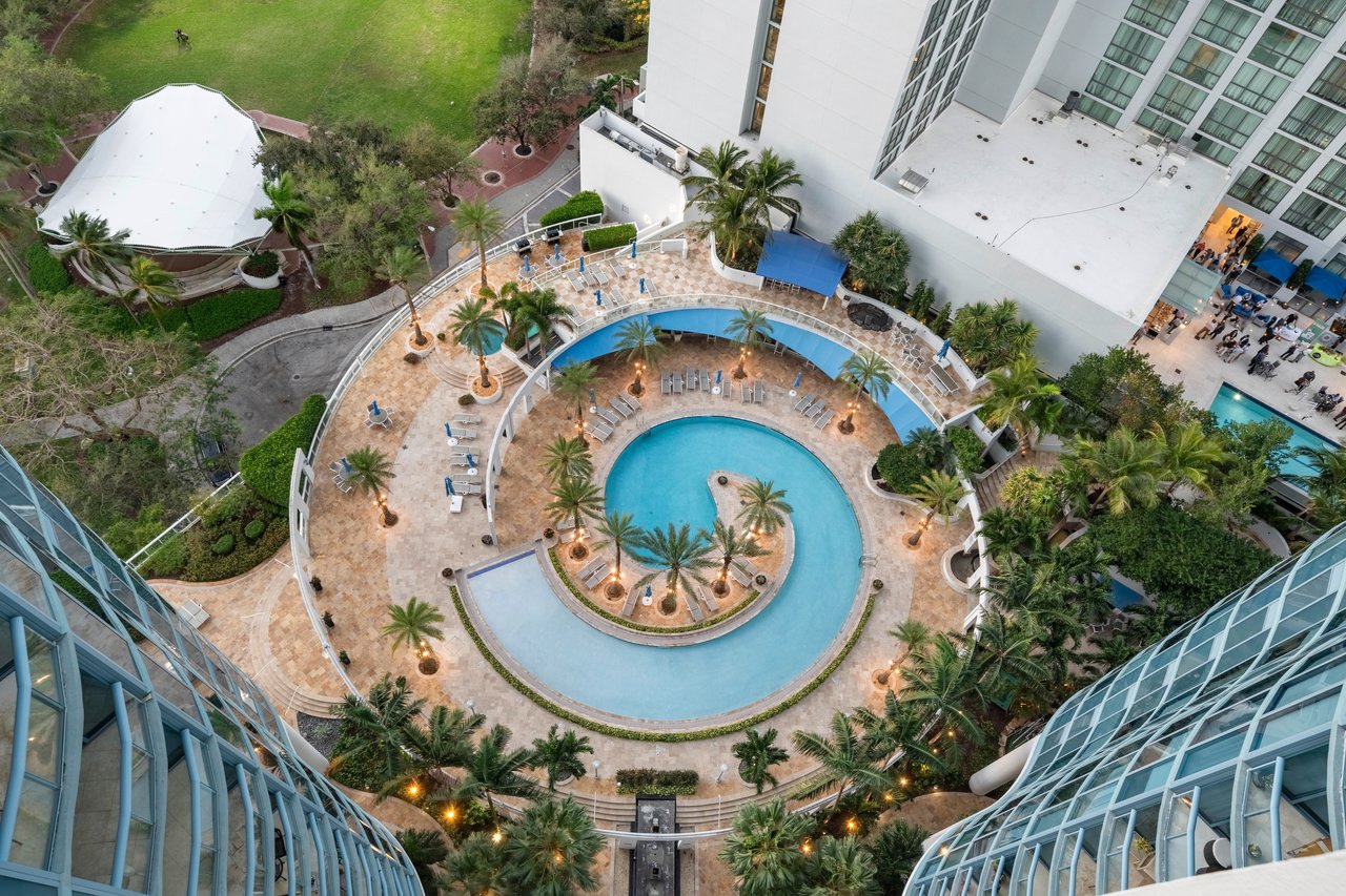 Las Olas River House