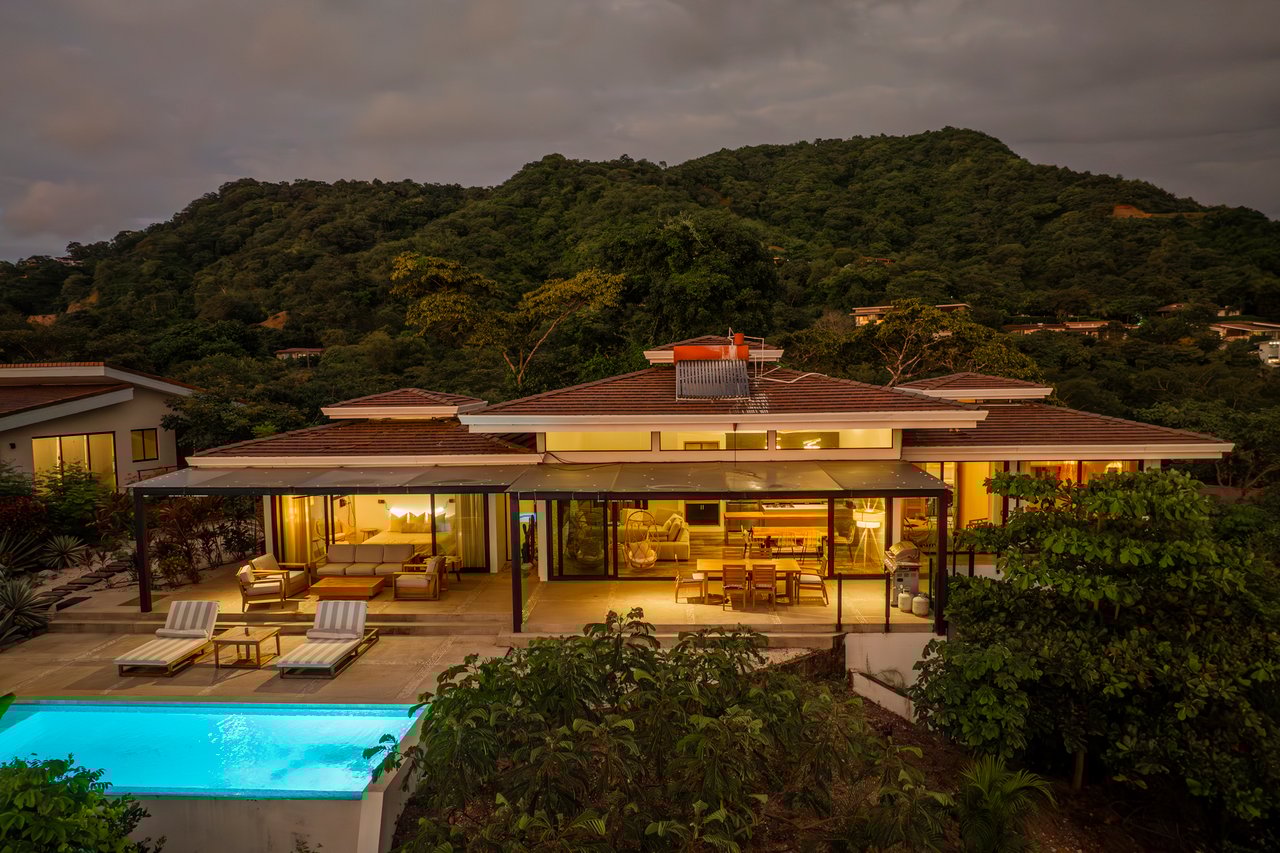 Casa Salinas – 3 beds ocean view home in playa grande
