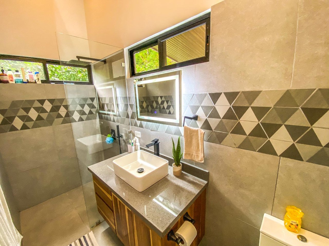 3-Bed Home on Calle Principal Ojochal with River & Jungle