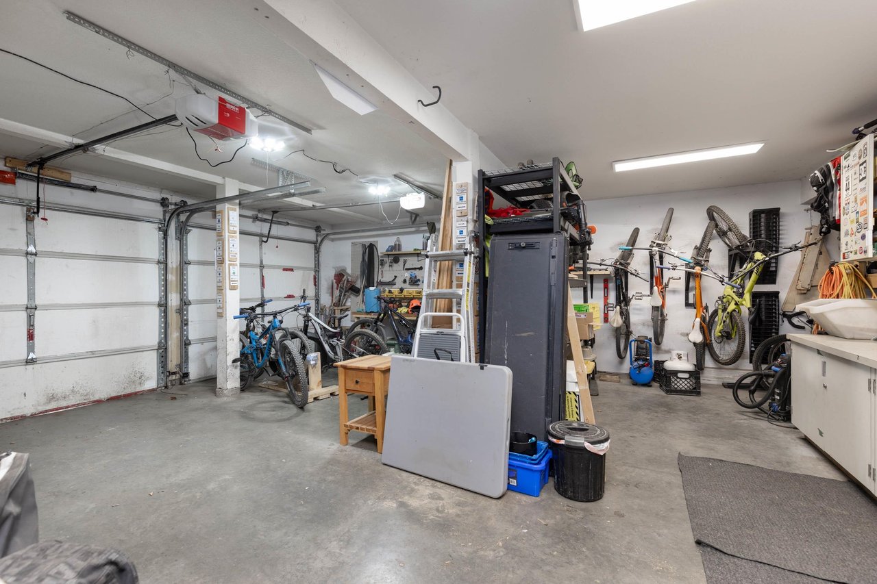 12-7381 Laurel St