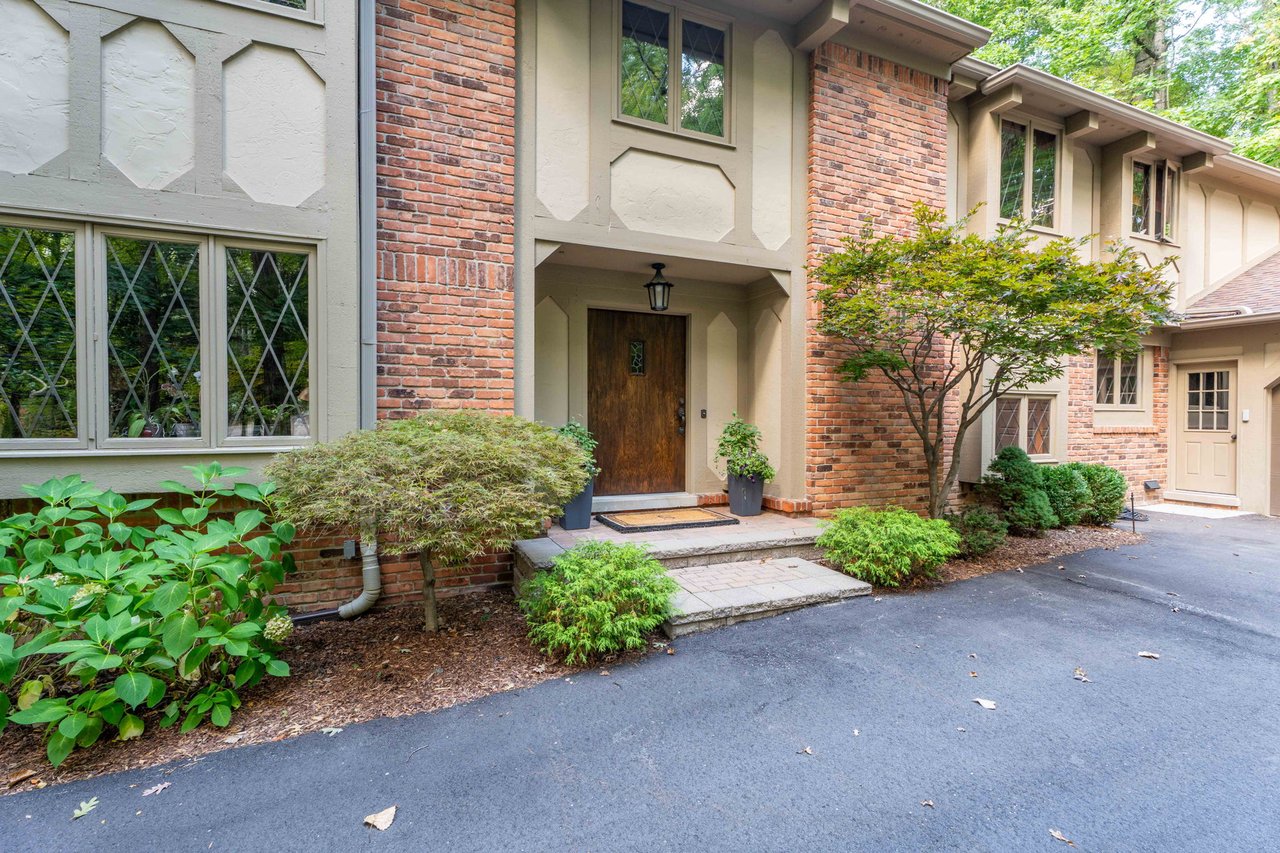 1100 Bretton Lane, Bloomfield Hills