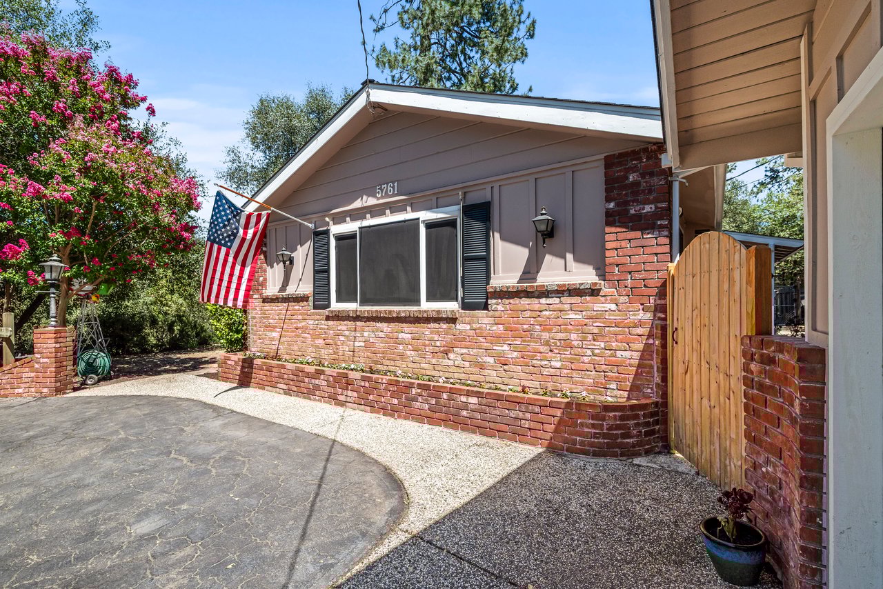 5761 Forest Lake Rd,